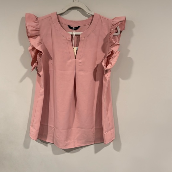 NWT Dokatoo pink ruffle sleeve pleat front top. 
Size Large - Picture 1 of 3